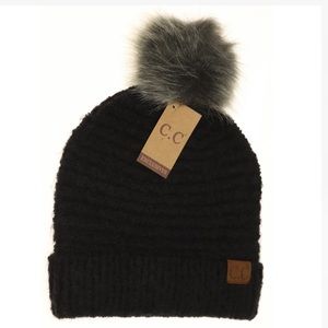 SOLID BOUCLE KNIT POM CC BEANIE HAT